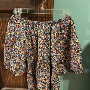 Old Navy Puff Sleeve blouse size medium